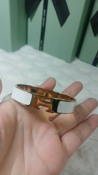 Brazalete Hermès Blanco y Dorado Chapado Oro 18k