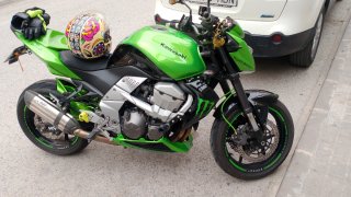 Kawasaki Z750 Naked Verde Negra