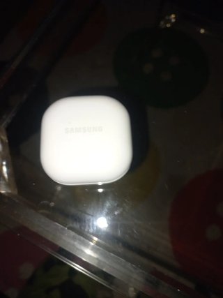 Auriculares Samsung  bud 2 blancos con cargador