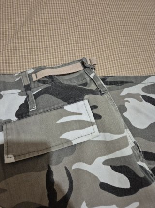 Pantalones Cargo Camuflaje Gris y Blanco.Vintage