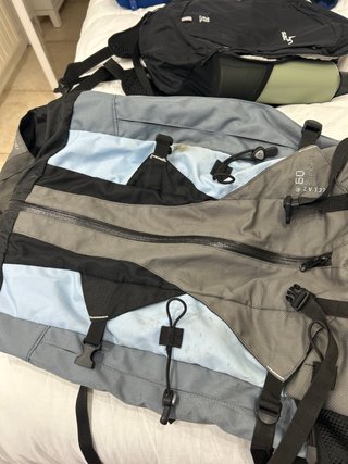 Mochila viajetreking viaje 60 litros de capacidad.