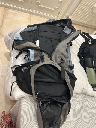Mochila viajetreking viaje 60 litros de capacidad.