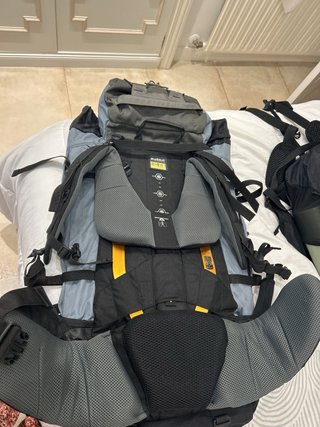 Mochila viajetreking viaje 60 litros de capacidad.