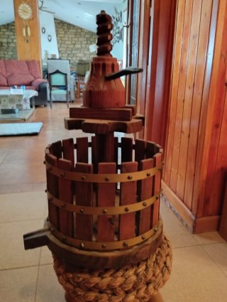 Botellero madera maqueta prensa antigua