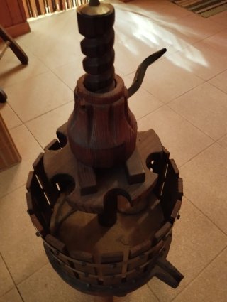 Botellero madera maqueta prensa antigua