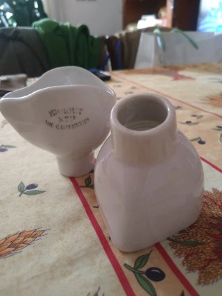 Pieza médica antigua para nariz y garganta