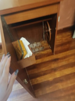 Máquina de coser Alfa con mueble
