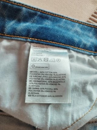 Pantalón vaquero azul claro