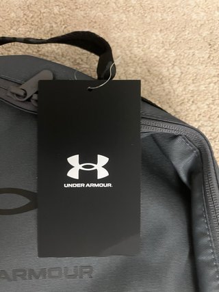 Mochila Under Armour Gris