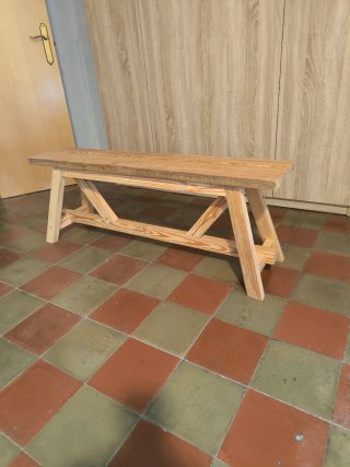 Banco rústico de madera