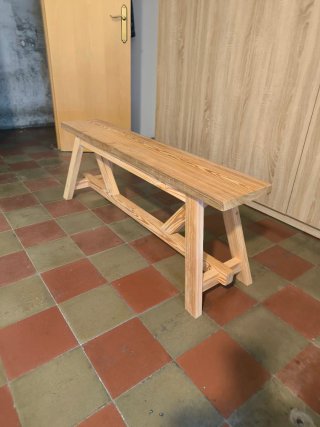 Banco rústico de madera
