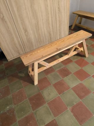 Banco rústico de madera
