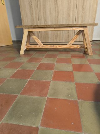 Banco rústico de madera