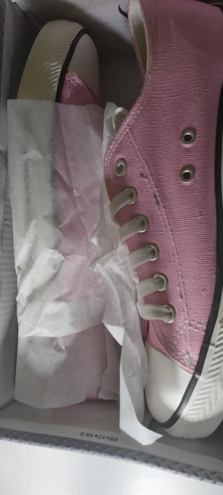 Zapatilla rosa y blanca sin estrenar