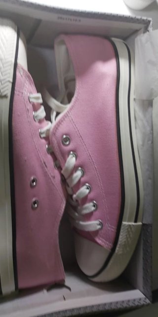 Zapatilla rosa y blanca sin estrenar
