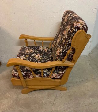 Sillón balancín vintage floral