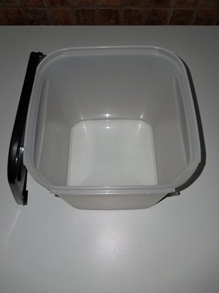 Tupperware despensa transparente y negro