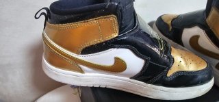 Zapatillas Jordan Sky Jordan 1 Negro Dorado T 35