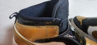 Zapatillas Jordan Sky Jordan 1 Negro Dorado T 35