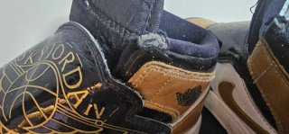 Zapatillas Jordan Sky Jordan 1 Negro Dorado T 35