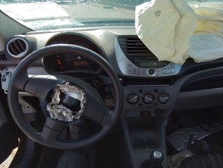 Piloto trasero derecho nissan pixo (uao) 5159525