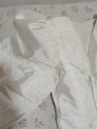 Vestido de novia de los años 80. Pedrería.