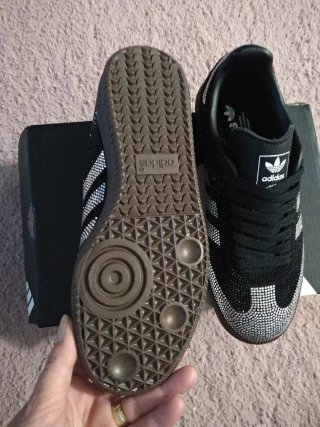 Zapatillas Adidas Negras con Brillos