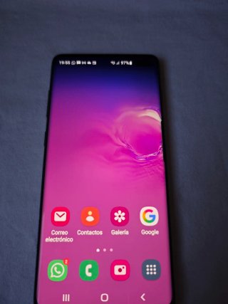 Samsung Galaxy S10+ con scatola e accessori