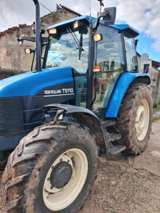 New Holland TS 110