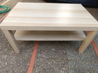 Mesa de TV y mesa baja Ikea.