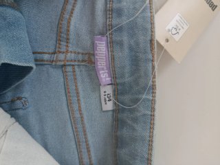 Pantalón vaquero corto niña