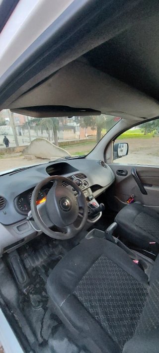 Furgoneta ranault kangoo 1.5 dci Año 2009