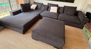 Sofá chaise longue de diseño gris