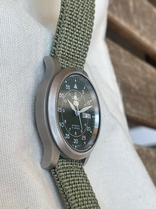 Seiko military automático