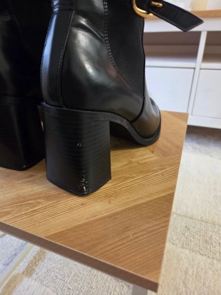 Botines Zara negros con tachuelas