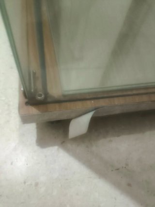 Vitrina de cristal y metal
