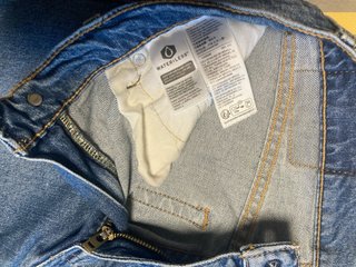 Pantalon levis