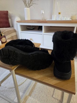 Botas de nieve Oysho negras con cordones