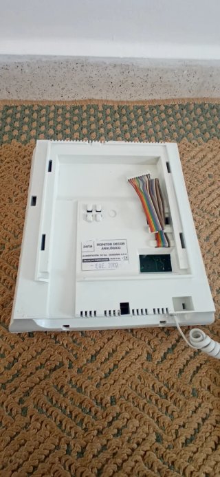 Videoportero blanco con pantalla