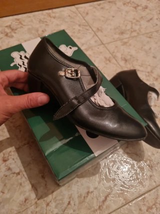 Zapatos sevillanas  talla 34