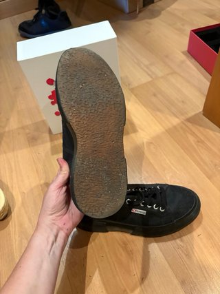 Zapatillas Victoria Negras con plataforma en buen