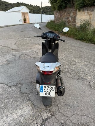 Honda SH 300i Negra