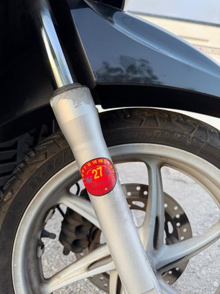 Honda SH 300i Negra