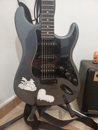 Pack Guitarra Eléctrica + Amplificador