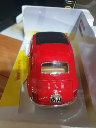 Bburago Fiat 500 F 1:18 Gold Collezione