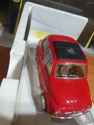 Bburago Fiat 500 F 1:18 Gold Collezione