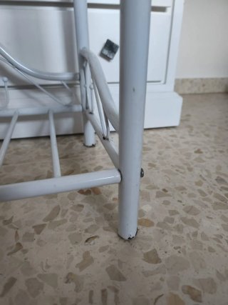 Tavolino in ferro battuto e vetro