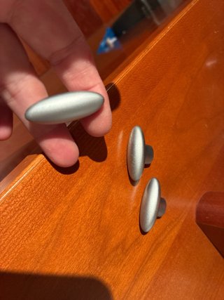Cabeceros madera maciza (cama 105) y mesita noche