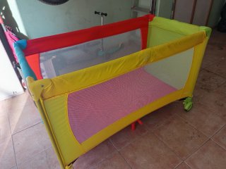 Cuna de viaje plegable