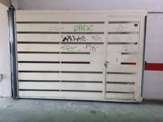 Puerta metálica